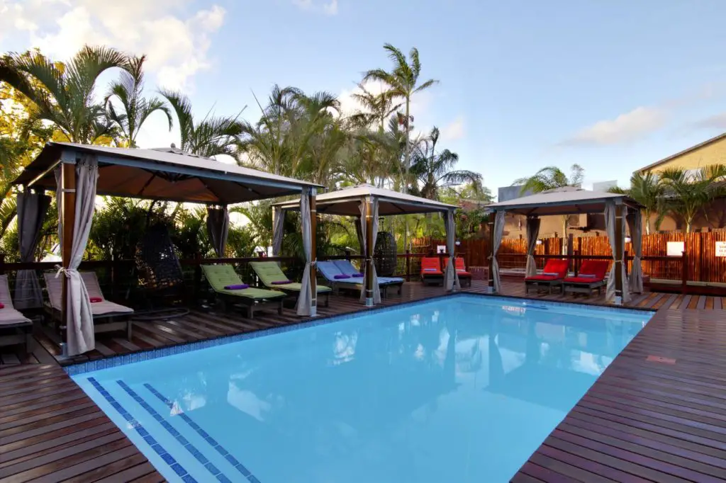 Budget Tented Village @ Urban Glamping : la meilleure auberge de jeunesse avec piscine de St Lucia en Afrique du Sud