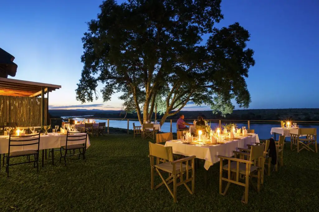 Buhala Lodge: the best dream hotel in Malelane gate at Kruger National Park in South Africa