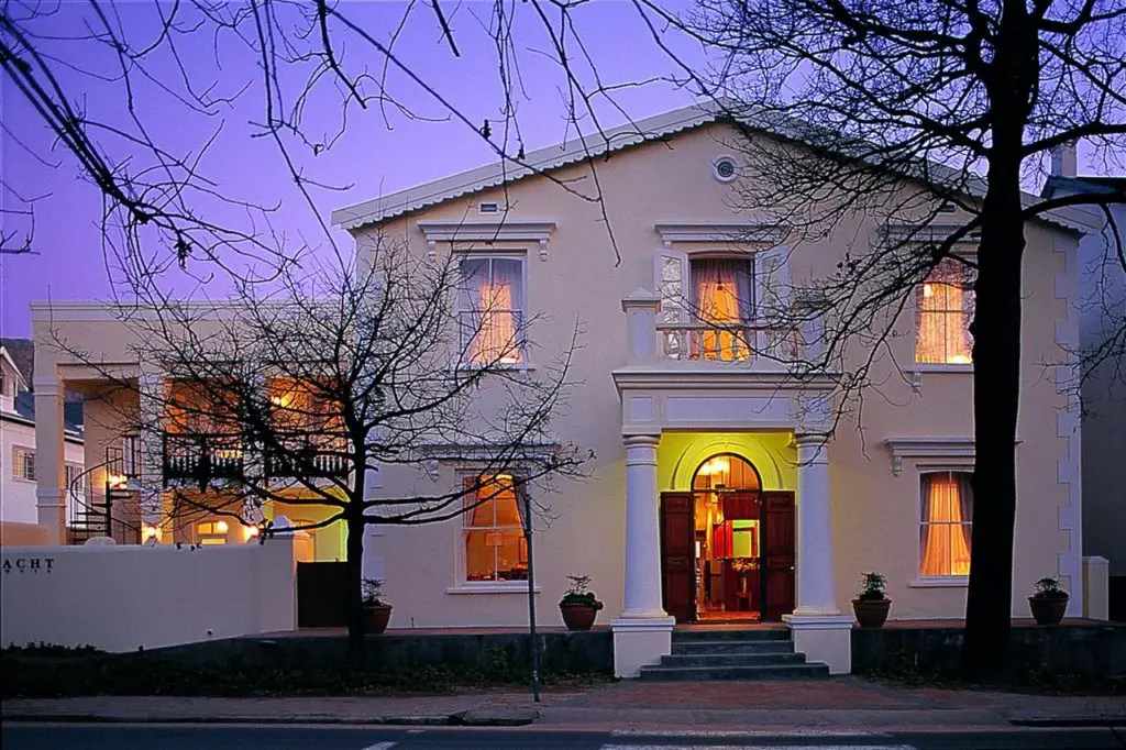 Eendracht Hotel: the hotel with the best value for money on the wine route of Stellenbosch and Franschhoek in South Africa