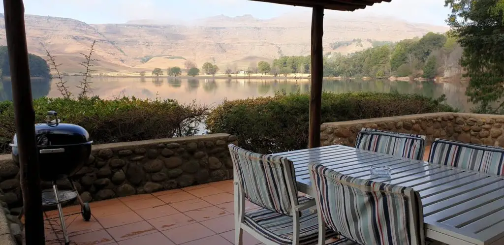 Lake Naverone Holiday Cottages : le meilleur hôtel 3 étoiles pour se loger à Underberg près de Sani Pass dans les Drakensberg en Afrique du Sud