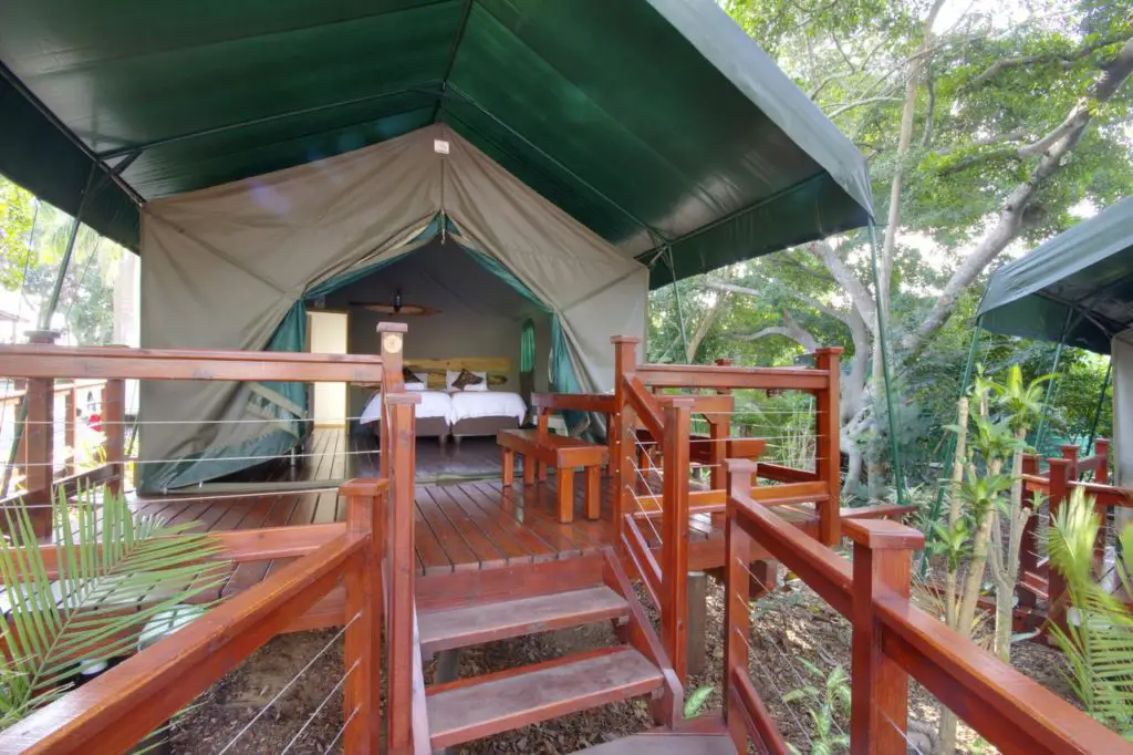 Luxury Tented Village @ Urban Glamping : le meilleur hôtel sous tente safari de luxe de St Lucia en Afrique du Sud