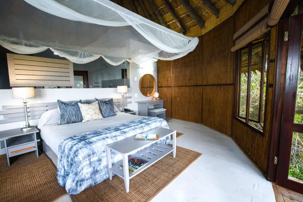 Thonga Beach Lodge : le meilleur hôtel de luxe avec piscine pour se loger à Sainte Lucie en Afrique du Sud situé à l’intérieur d’iSimangaliso Wetland Park