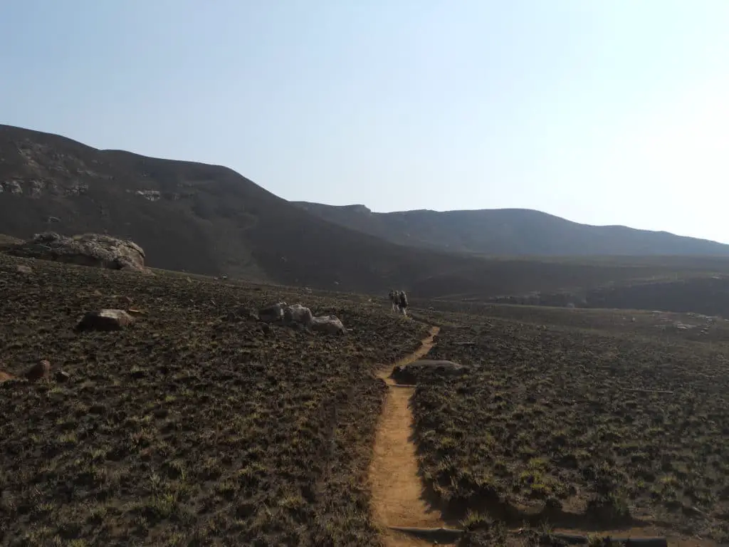 Wandern im Giant's Castle Valley der Drakensberge in Südafrika
