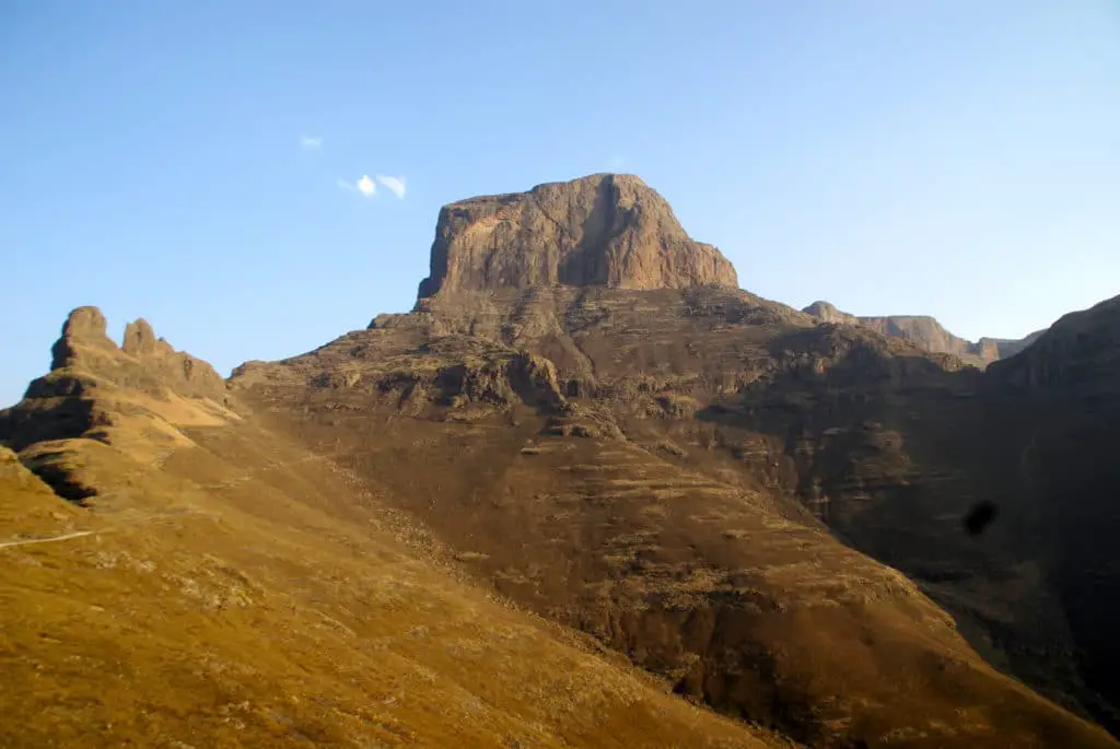 Explorer les nombreuses randonnées du parc Royal Natal dans les Drakensberg en Afrique du Sud