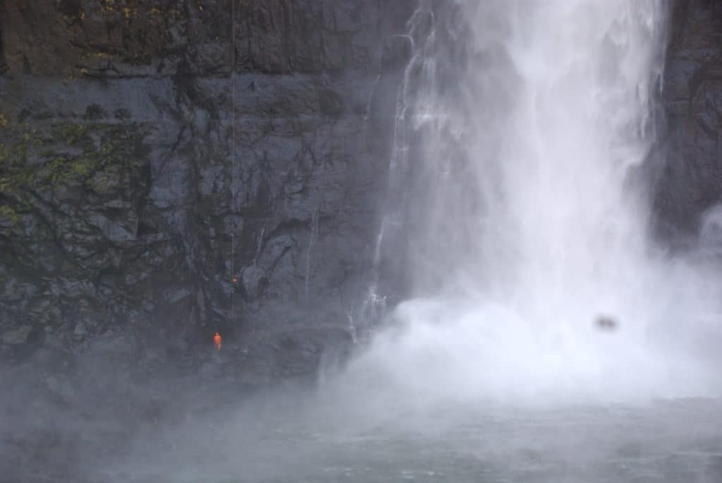Abseilen auf dem Maletsunyane-Wasserfall in Semonkong, Lesotho